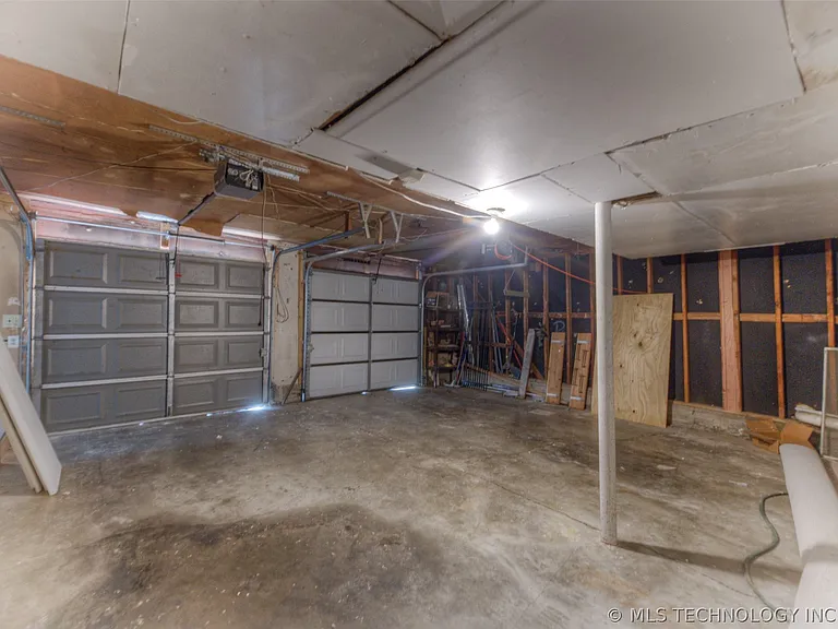 2234 N Main St — Photo 20