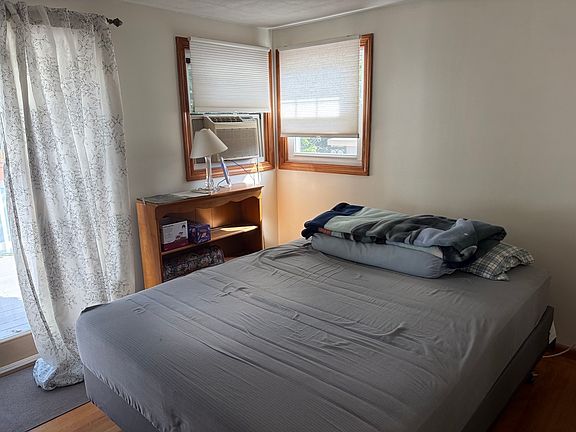 5th image of 87 Pine Hill Cir
