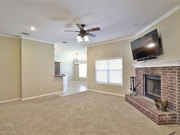 5th image of 342 Sugarloaf Ave