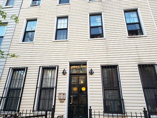 Rented by Signature Property Realty | media 28