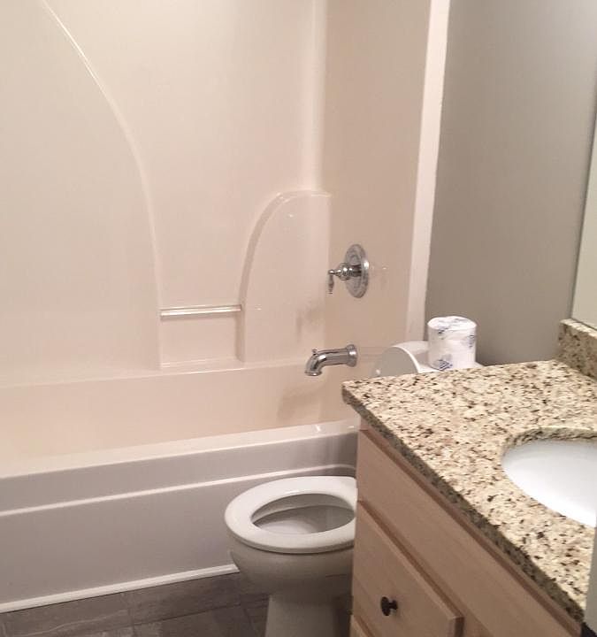 1st image of 908 Riverbend St