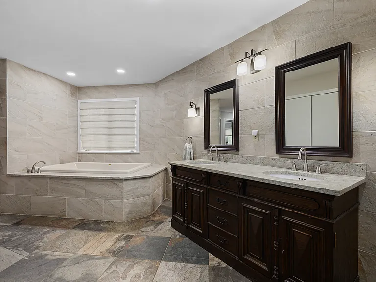 4 Fawn Ln — Photo 18
