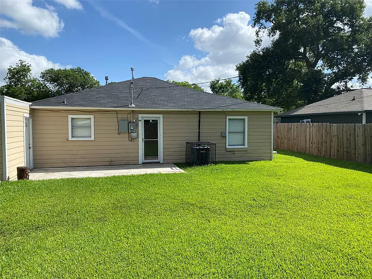 5018 Kenilwood Dr — Photo 10