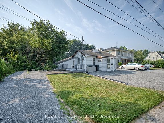 2nd image of 4132 Chippawa Pkwy