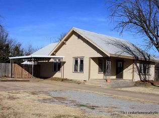 111 S 17th St, Frederick, OK 73542