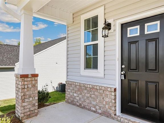 3rd image of 227 Wildwood Ln