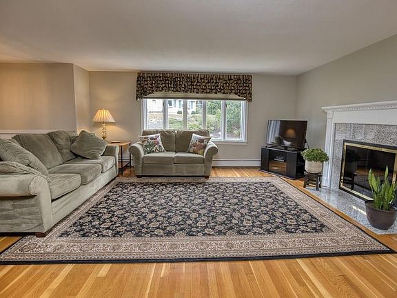 2nd image of 24 Connelly Cir