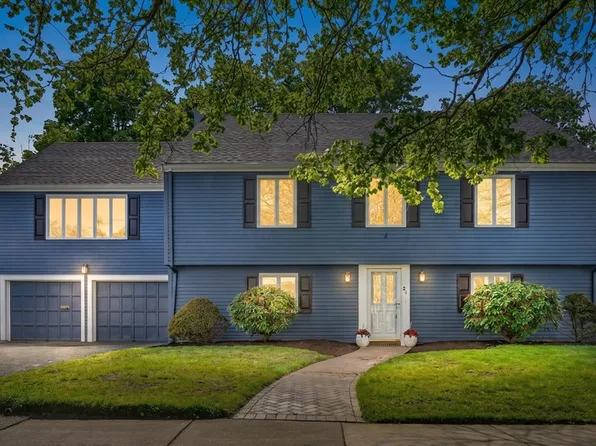 26 Garfield Rd, Melrose, MA 02176