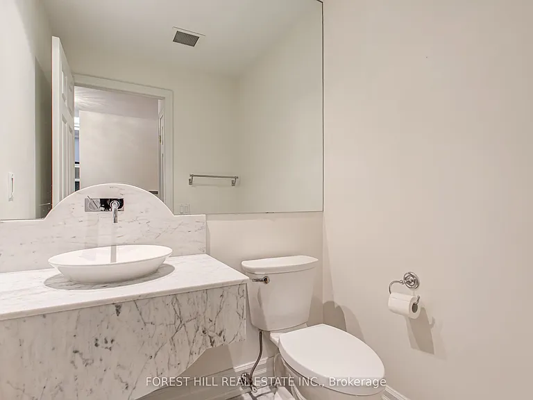 38 Avenue Rd #201 — Photo 23
