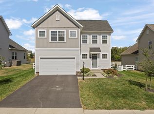10242 Spring Iris Dr, Bristow, VA 20136