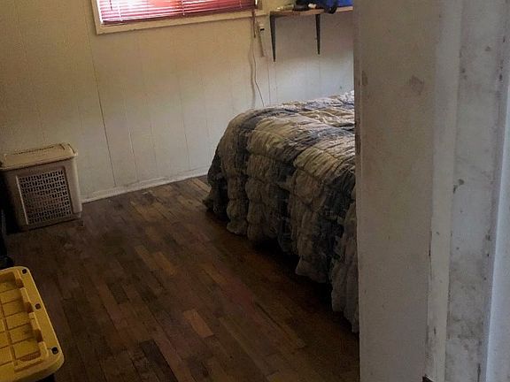 3rd image of 509 Live Oak Dr