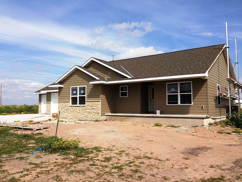 2nd image of 4021 W Park Dr