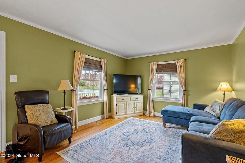 5th image of 617 Elliott Street