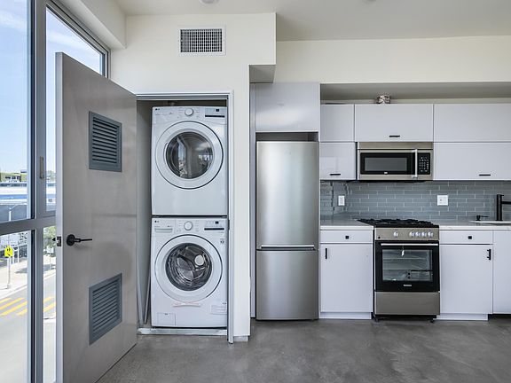 5th image of 11588 W Pico Blvd #Penthouse 1