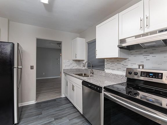 3rd image of 1504 E Lakeview Ave