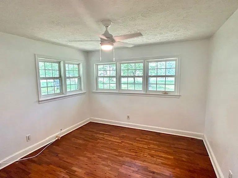 135 Haywood Valley Rd — Photo 11