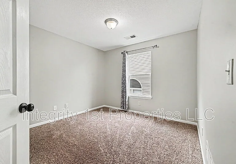 3630 NW 85th St — Photo 10