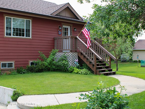 3rd image of 404 4th St NW