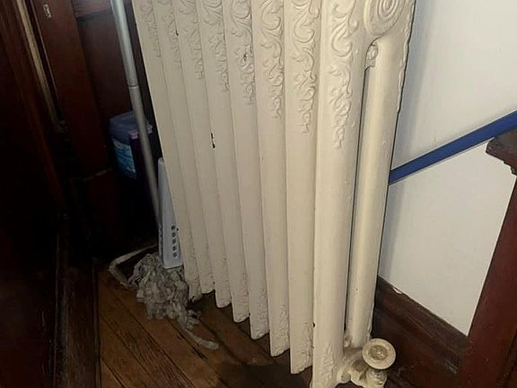 4th image of 556 Park Ave