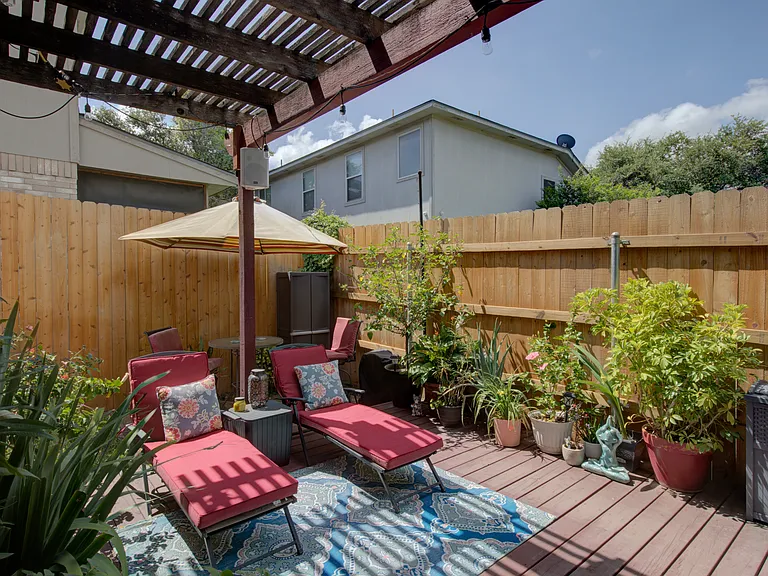1021 Sweet Melissa Dr — Photo 17