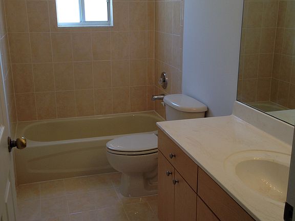 5th image of 248 SE 32nd Ter