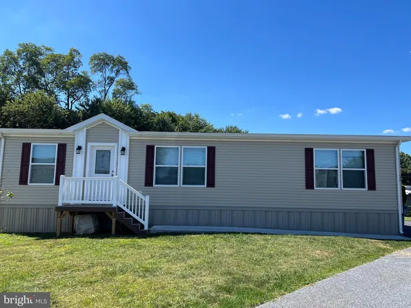 32 Hazel Cir, Mechanicsburg, PA 17050