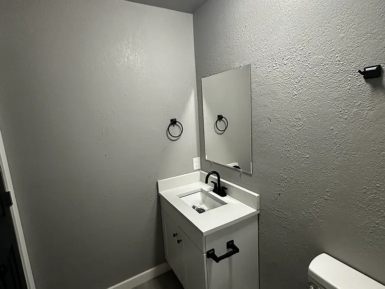 1200 N Cedar Ave #424 — Photo 14