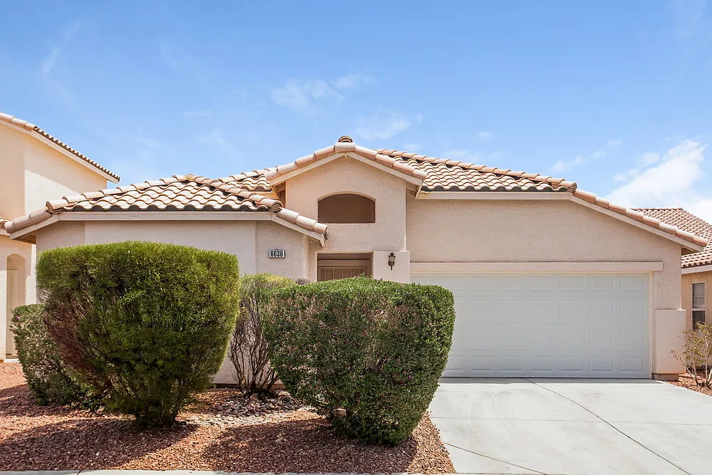 3 bed, 2.0 bath, 1228 sqft, $1,855 — Photo 1