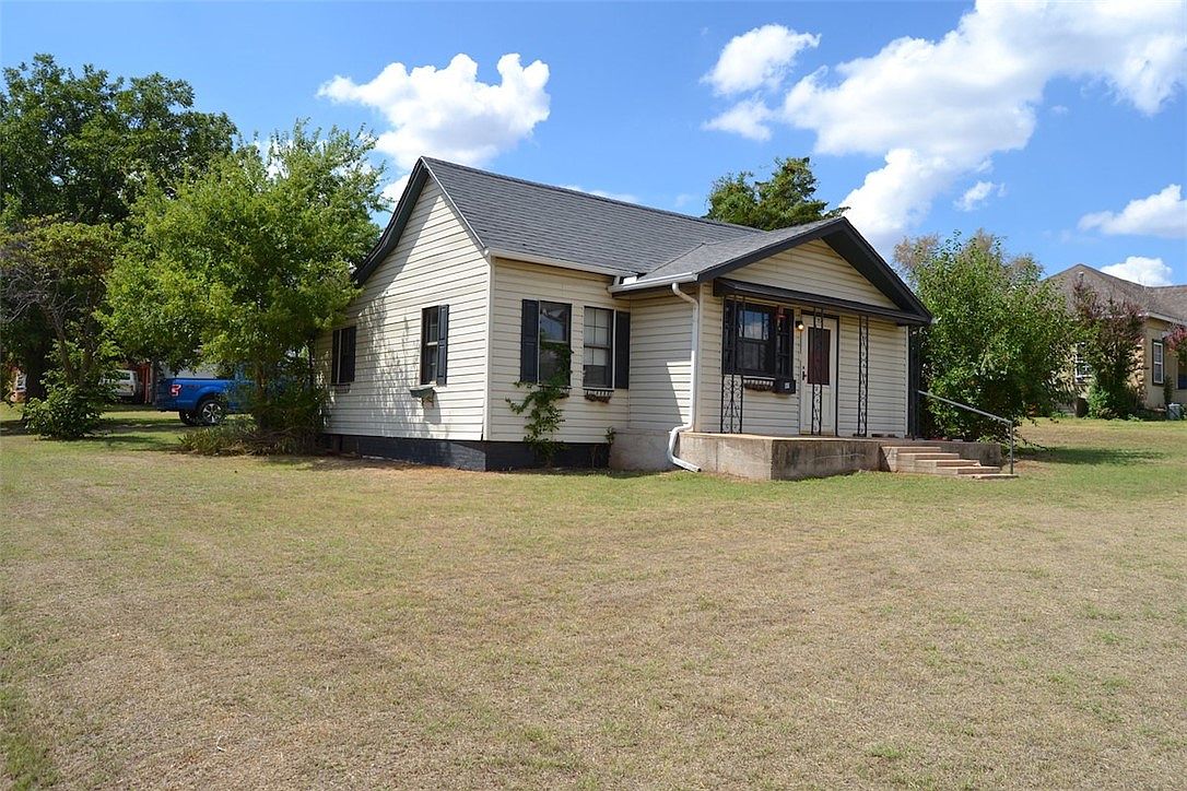 601 W 4th St, Cordell, OK 73632 Zillow