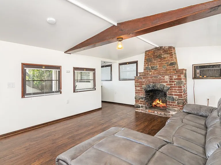 3884 Wawona St — Photo 8
