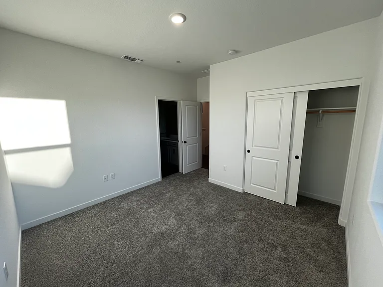 8133 Bodway Pkwy — Photo 34