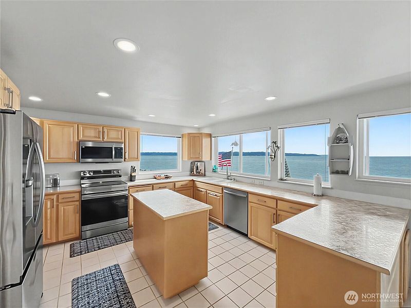 5th image of 41 H S Beach Way