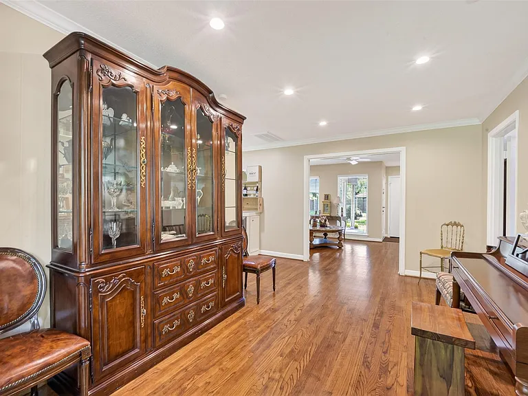 11230 Huggins Dr — Photo 17