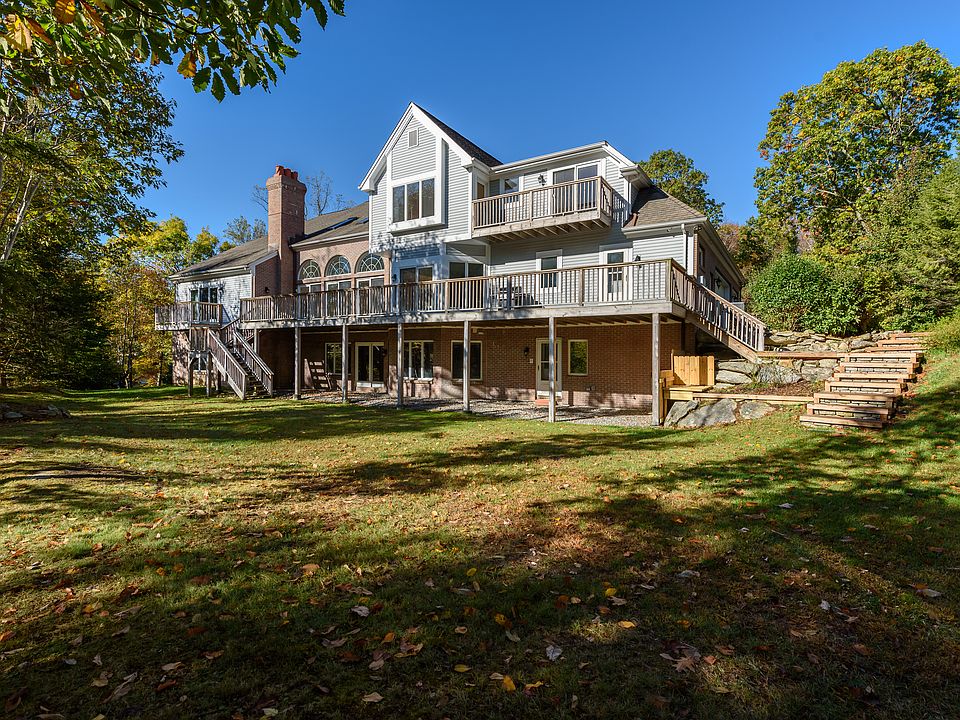 215 South Lake Drive