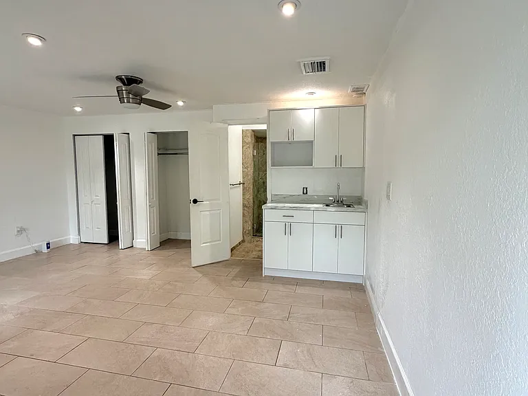 925 SW 94th Ave #1 — Photo 8