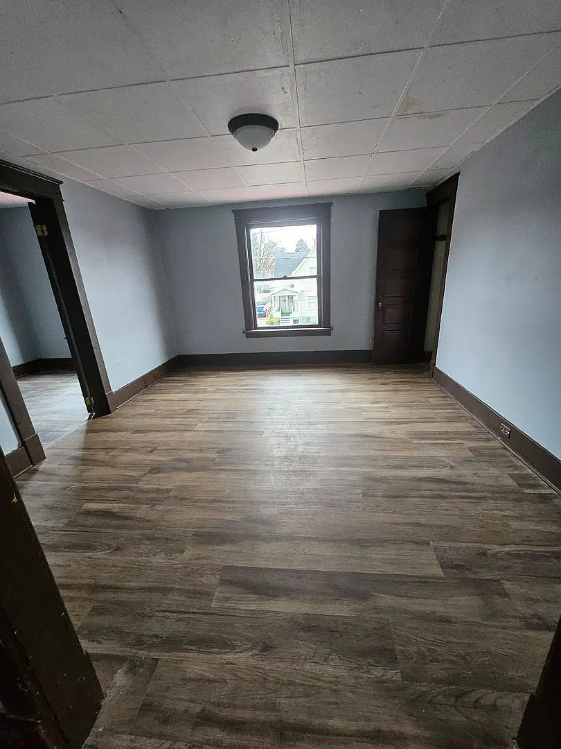 Building Photo - 626 E 23rd St #2
