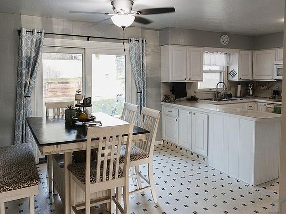 4th image of 2708 S Lyons St