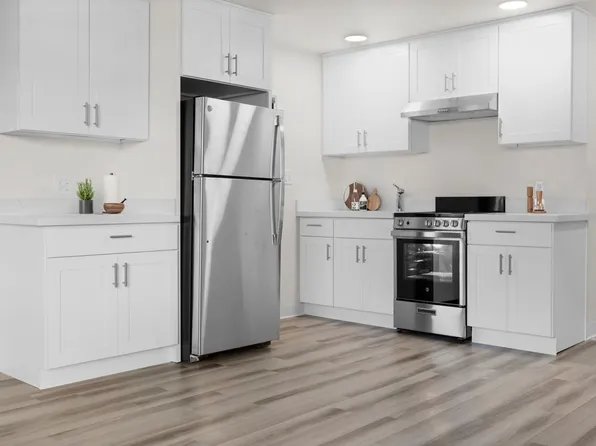 Urban Studio Apartments in a Prime University District Location, 5616 University Way NE APT 9, Seattle, WA 98105