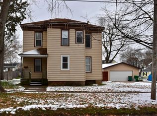 325 E High St, Sycamore, IL 60178