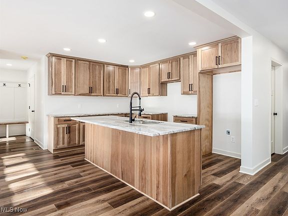 5th image of 1840 Aspen Dr