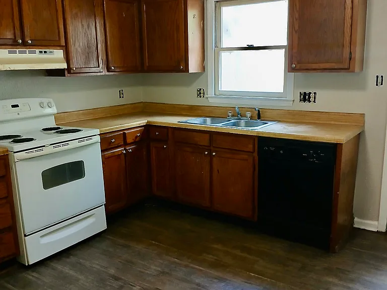 1111 Keswick Pl #12 — Photo 6