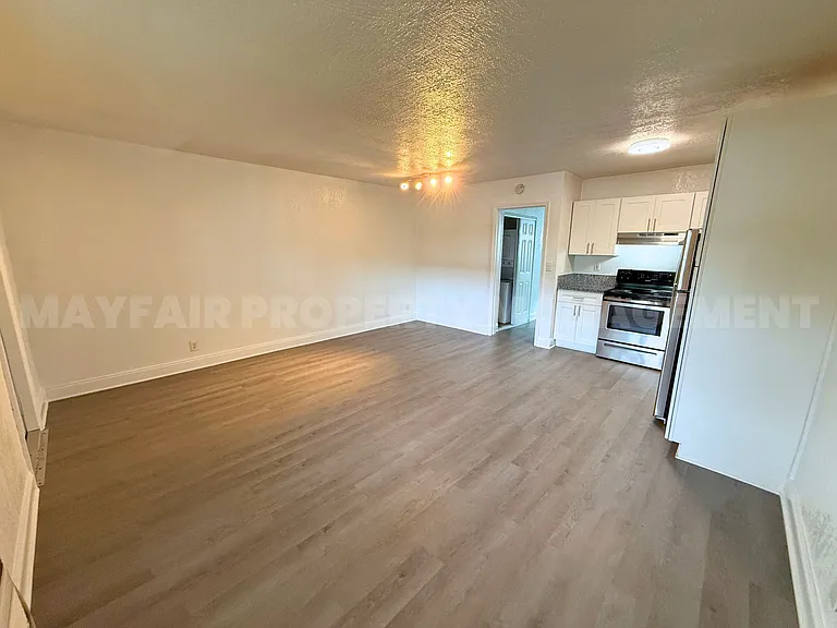 240 SW 8th St #3 — Photo 3