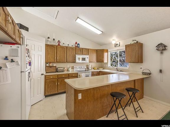 5th image of 1636 N Murdock Dr