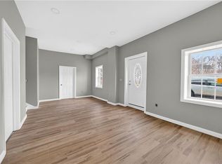 420 River St, Woonsocket, RI 02895