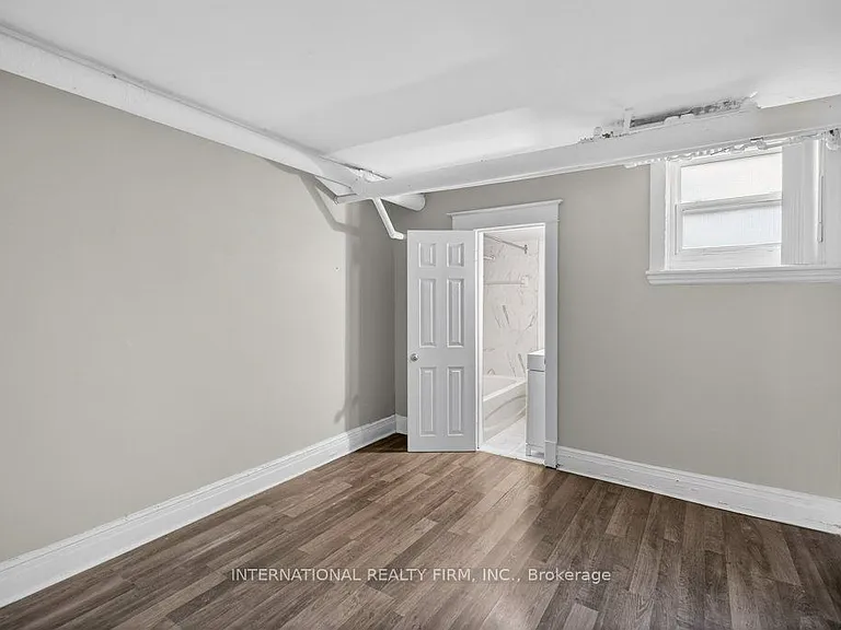 109 Balsam Ave S #2 — Photo 15