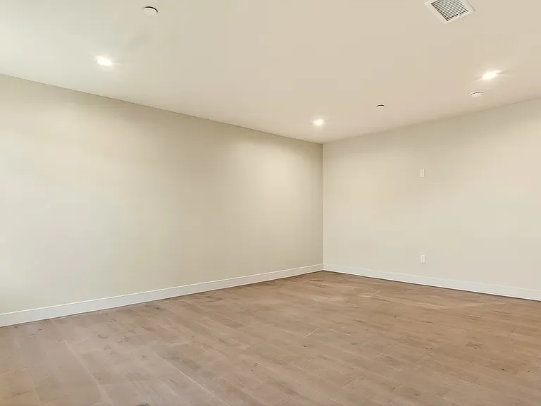 4817 Genesta Ave #1/2 — Photo 10