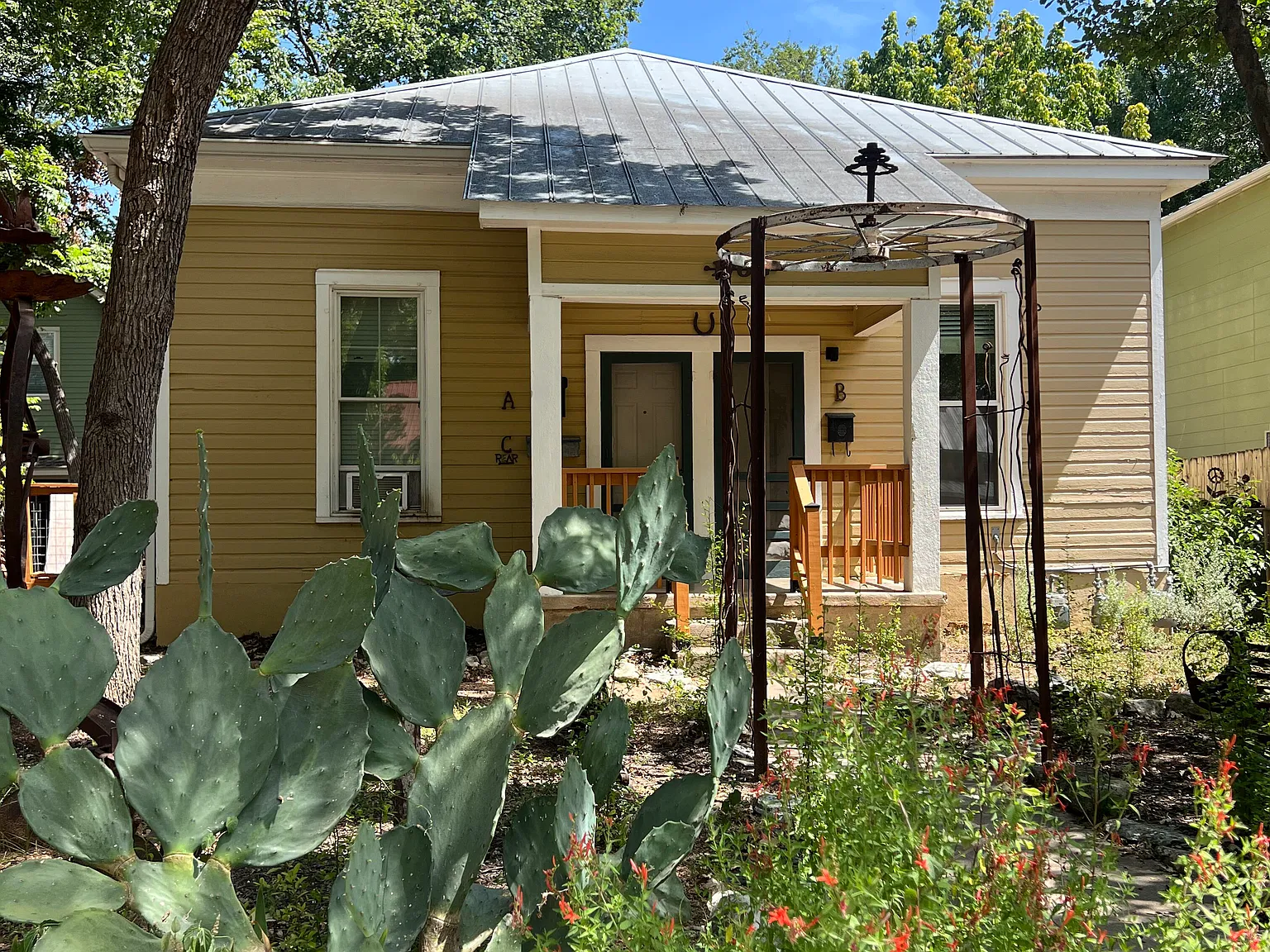 1 bed, 700 sqft, $2,500 — Photo 1