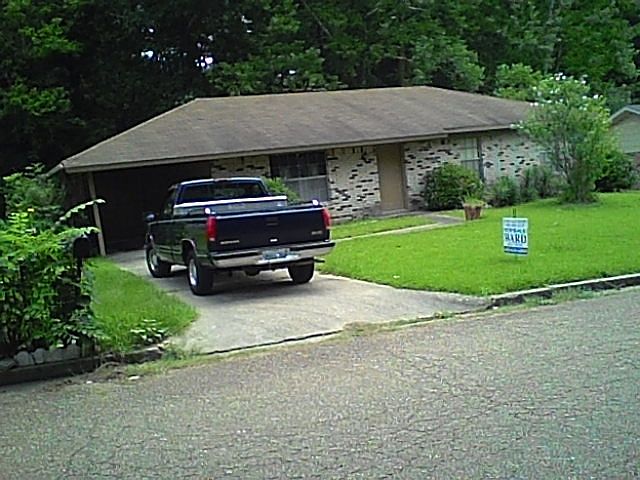 1st image of 105 Greenbriar Dr
