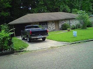 105 Greenbriar Dr, Vicksburg, MS 39180