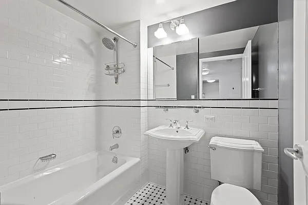 Rented by Nest Seekers International | media 15